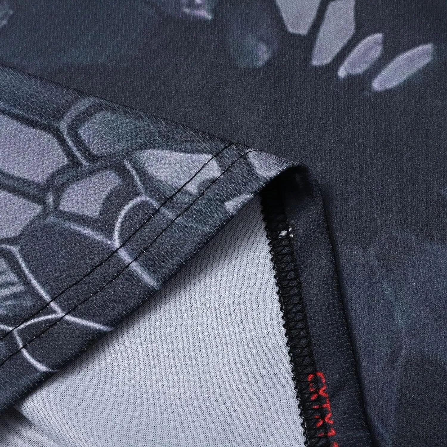 Men's Camo T Shirts Casual Long Sleeve Crew Neck Compression Shirt Outdoor Hunting T-Shirt Gym Athletic Running Tops